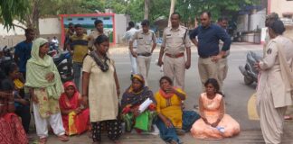 ब्रेकिंग: कोरबा नगर निगम में महिलाओं ने दिया धरना.. आयुक्त के गाड़ी को रोका