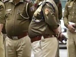 कोल्डड्रिंक का पैसा मांगने पर पुलिसवालों ने दुकानदार का सिर फोड़ा, SSP ने दरोगा और 4 सिपाहियों को किया सस्पेंड