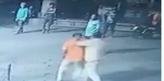 कोरबा: पुलिस की दबंगई, मारपीट का वीडियो वायरल, सीसीटीवी कैमरे में घटना कैद