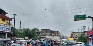कोरबा शहर में अव्यवस्था का आलम.. पावर हाउस रोड से लेकर टीपी नगर तक लगी गाड़ियों की कतार