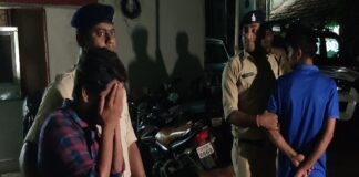 कालोनी में चली गोली, फायर करने वाला युवक ही हुआ घायल, पुलिस ने अस्पताल से दो लोगों को किया गिरफ्तार