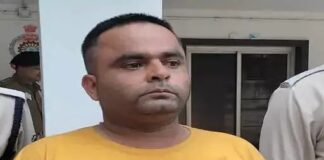 फर्जी पुलिसकर्मी को पकड़ने के दौरान टूटा सिपाही का पैर