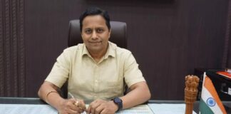निगम के 8 कर्मचारियों का ट्रांसफर, आयुक्त ने जारी किया आदेश