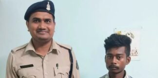तेलीबांधा में चाकू लेकर घूमते युवक गिरफ्तार