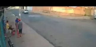 अलर्ट मोड में खड़े युवक ने बचाई बच्ची की जान, आईपीएस अधिकारी ने की तारीफ