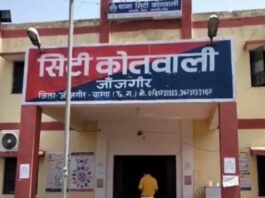 बच्ची के साथ अप्राकृतिक कृत्य करने लगा अधेड़, लोगों ने की बेरहमी से पिटाई