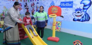 मातृत्व एवं करियर की जिम्मेदारियों को साथ निभाती बालको की कामकाजी महिलाएं