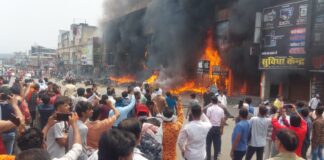 कोरबा : जिले के टीपी नगर स्थित कमर्शियल काम्प्लेक्स में लगी भीषण.. करोड़ों का नुकसान