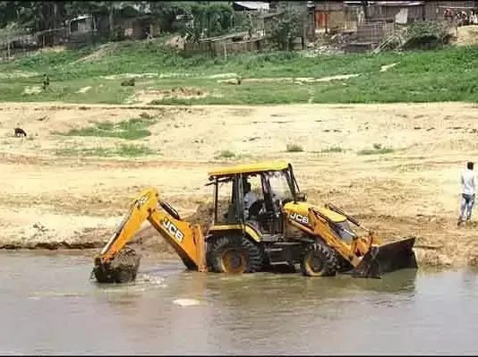 कोरबा ब्रेकिंग : कुदुरमाल रेत घाट पर खनिज विभाग की बड़ी कार्रवाई.. 2 JCB जब्त.. रेत माफियाओं में हड़कंप